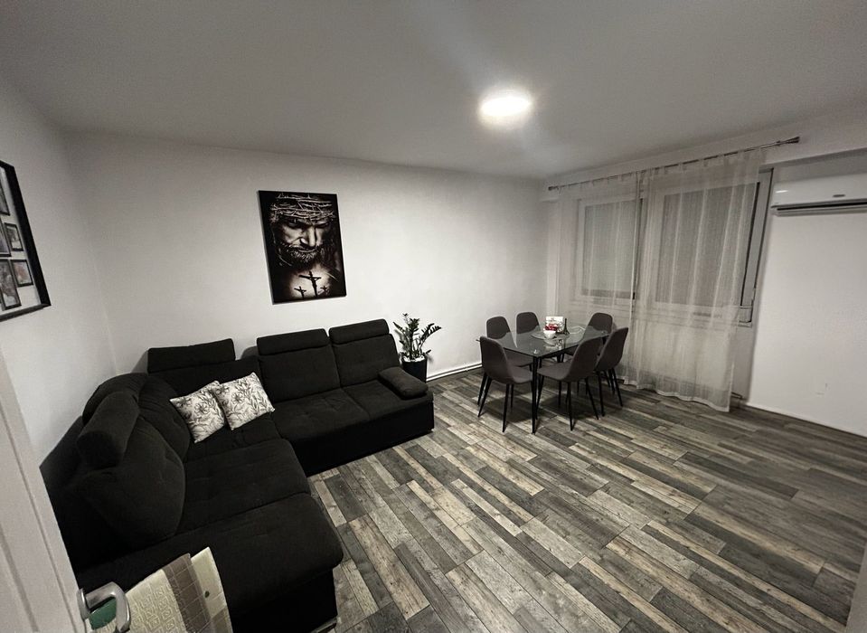 Vând apartament utilat și mobilat !