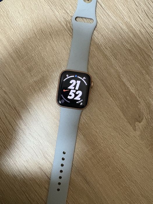 Apple watch се 1 32гб/100% 40мм