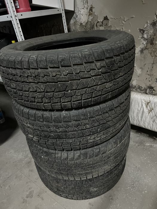 Продам зимние шины Yokohama