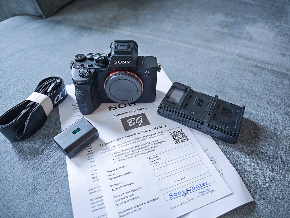 Продавам нова Sony A7IV с 3 години гаранция