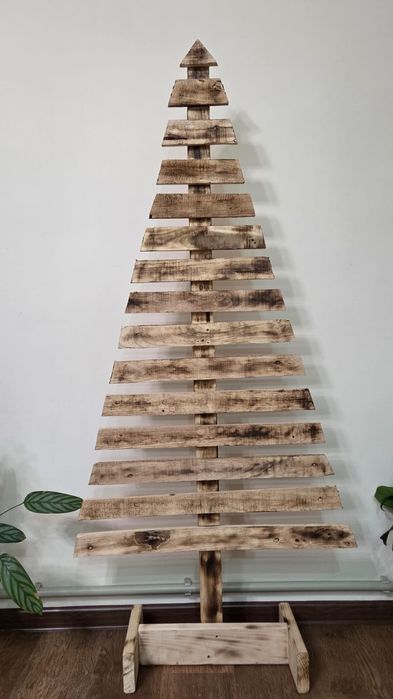 Новогодняя ёлка из дерева