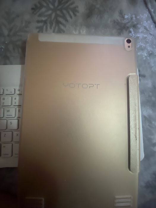 Vand tableta stil laptop marca este yotop