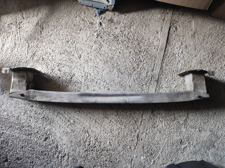 Основа предна броня за Пежо-308