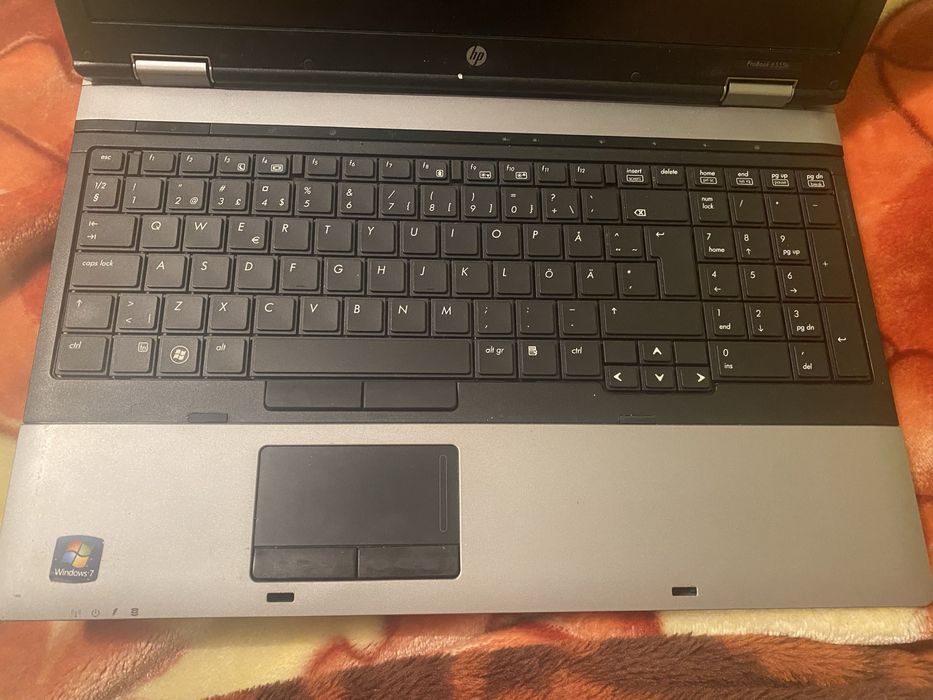 Продавам лаптоп hp без зарядно