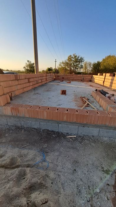 Ofer servici zidarie cofrat si turnat beton la mp