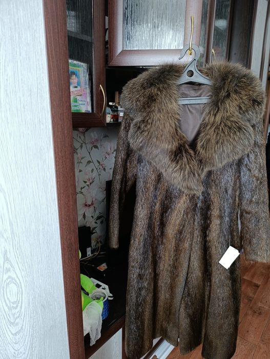 Продаются шубы все по 100