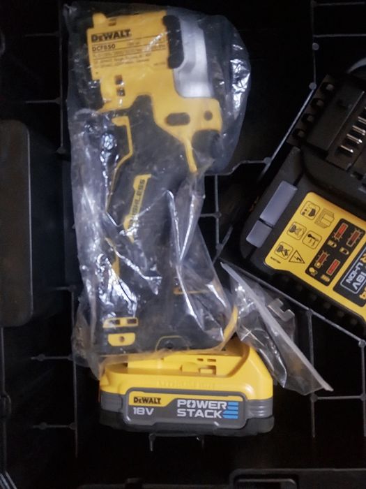 set dewalt bormasina