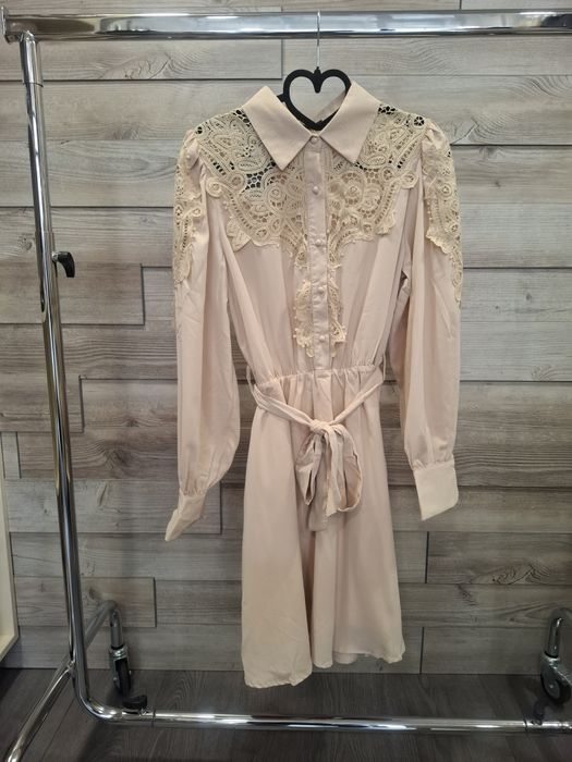 Нежна и красива рокля налична в размер S/M и L/XL