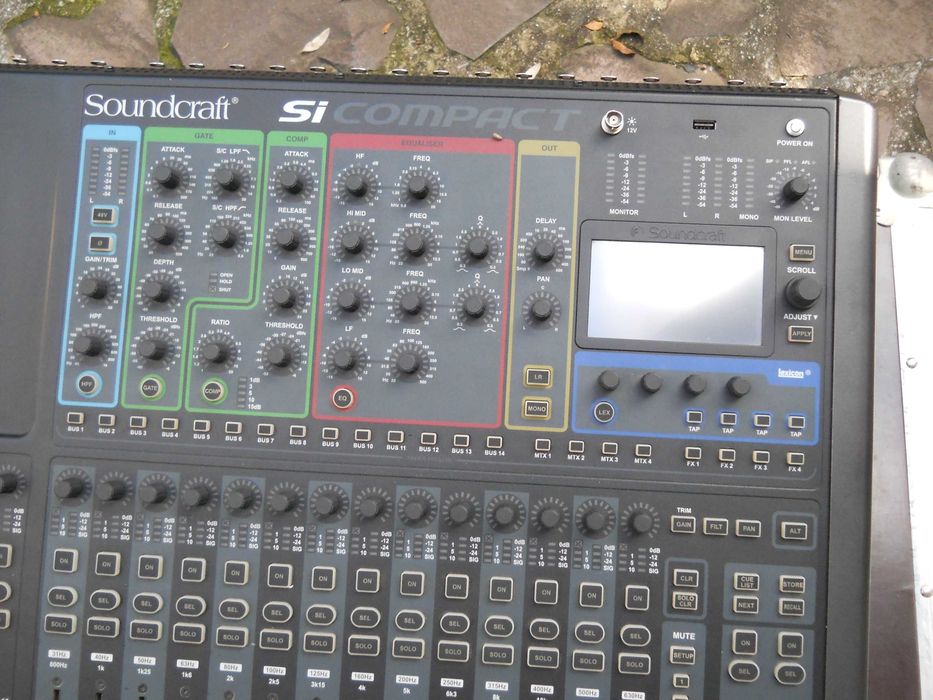 Soundcraft digital SI Compact 32