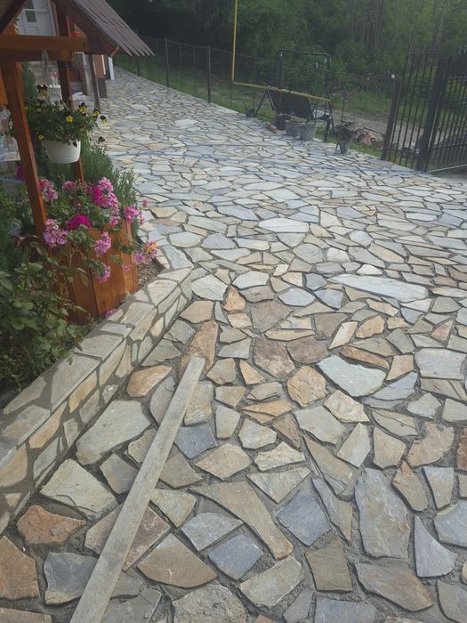 Vand si montez piatra