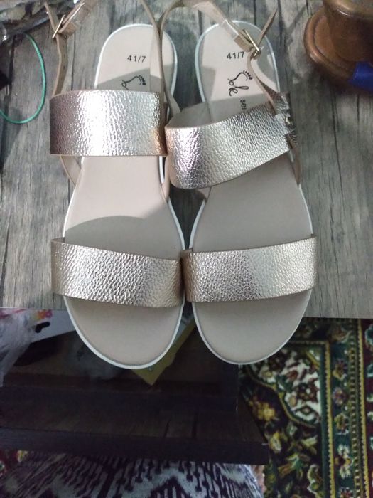 Сандалии  женские