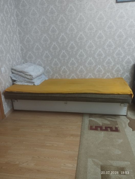 Тахта с ящиком, диван без спинки