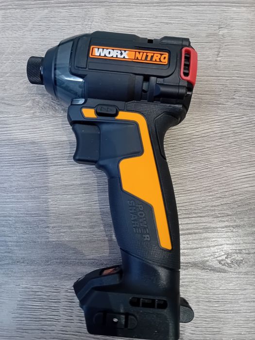 Mașina de înșurubat cu impact WORX WX 265