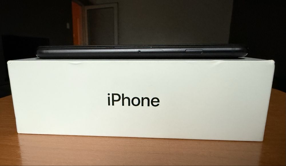 Vand iPhone SE 2 128 GB