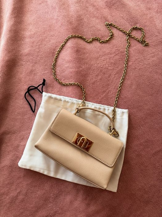 Чанта Furla 1927 от естетсвена кожа