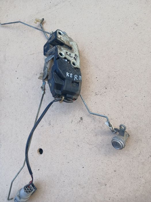 Замок двери Тоета Карина Е правый