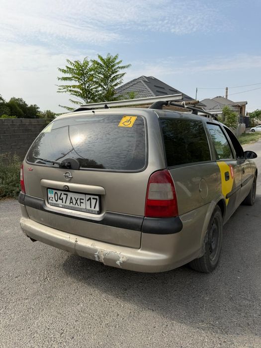 Opel Vectra B 1.6 универсал.