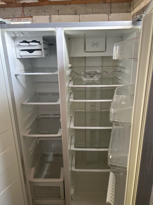 Frigider în două uși e perfect funcționa