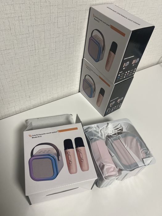 Караоке колонка с два микрофона, LED светлини и Bluetooth