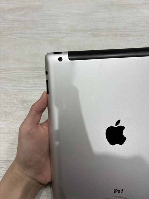 Срочно продам iPad 4.