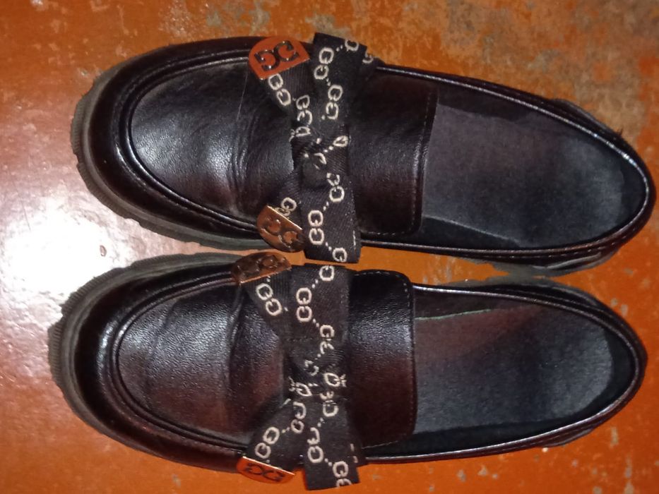 Продам лоферы в отличном состоянии.