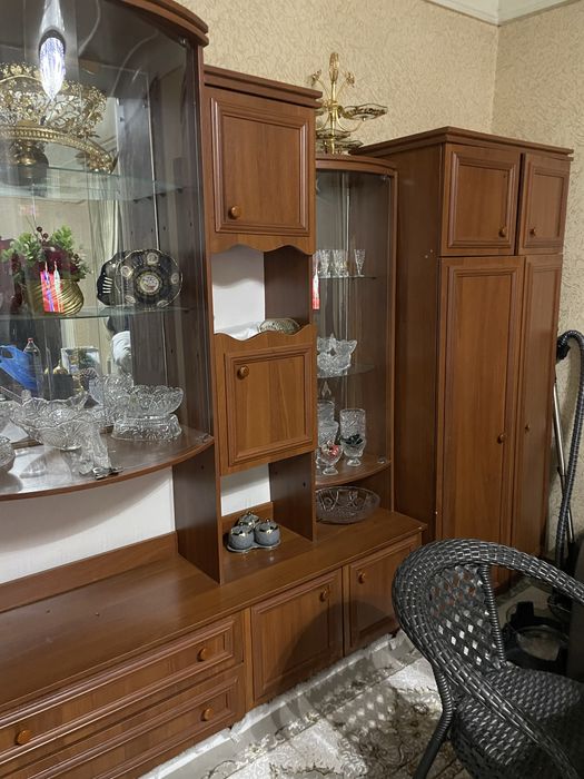 Продаётся Стенка (подходящий и на гостинный и спальне)