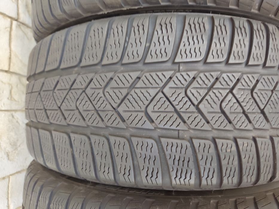 Зимни гуми PIRELLI 215/40/18 Sottozero 3 2154018