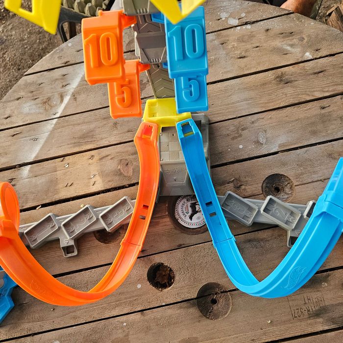Hot wheels писта хот лилс