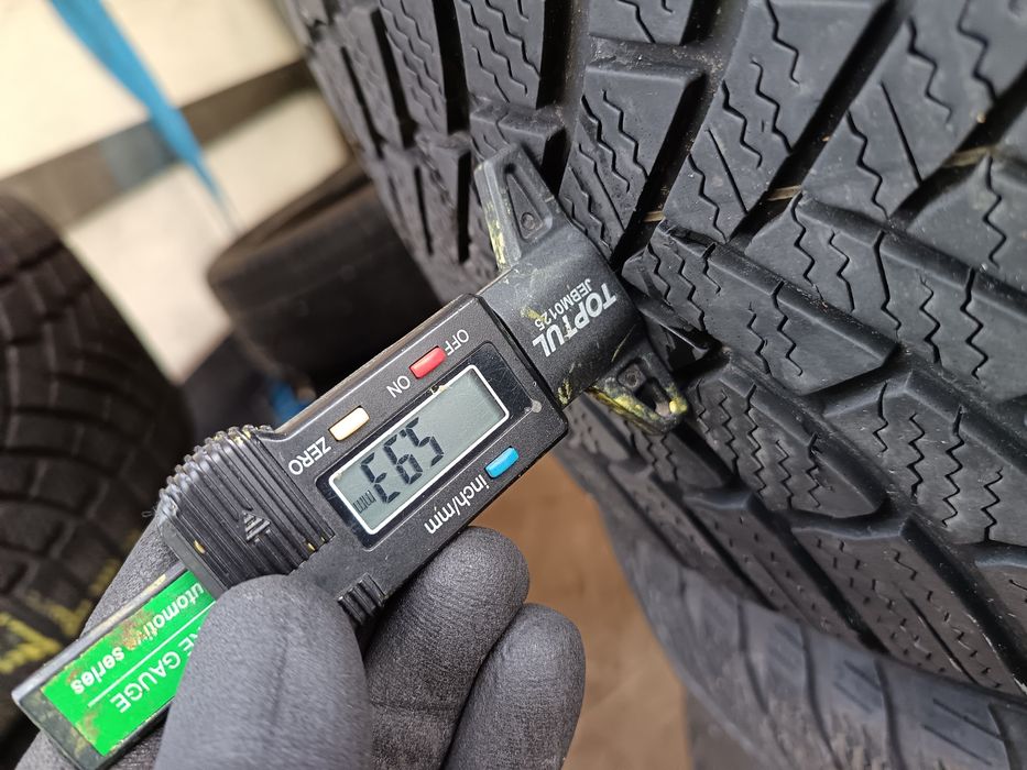 Anvelope MS iarna 235 35 20 bridgestone 5.8mm 2022