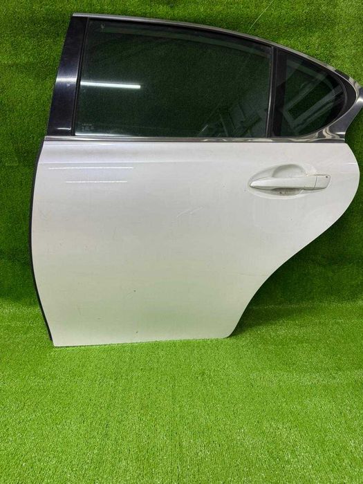 Дверь на Lexus GS