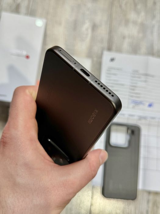 Xiaomi 15 256 GB 12+12 GB Ram  98 % Battery Health Като Нов Гаранционе