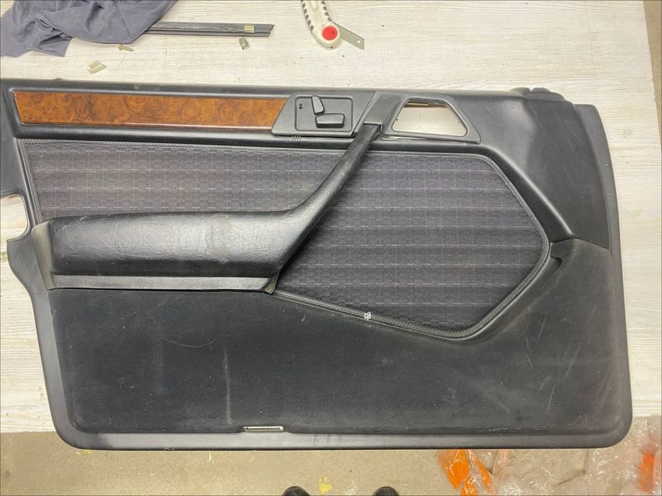 Мерседес W124 Эшик обшивка. Дверные карты Мерседес W124