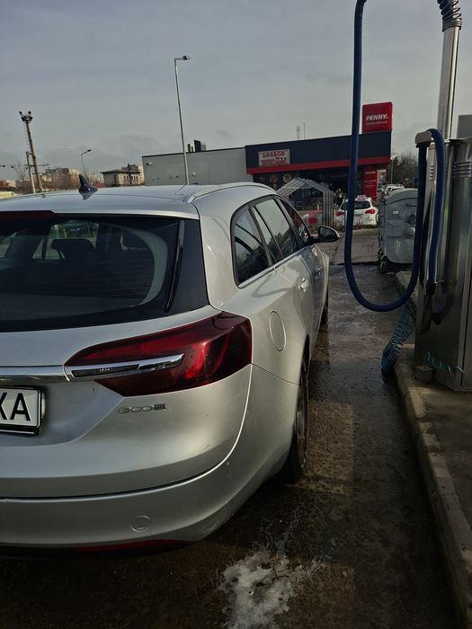 Opel insgnia sports tourer