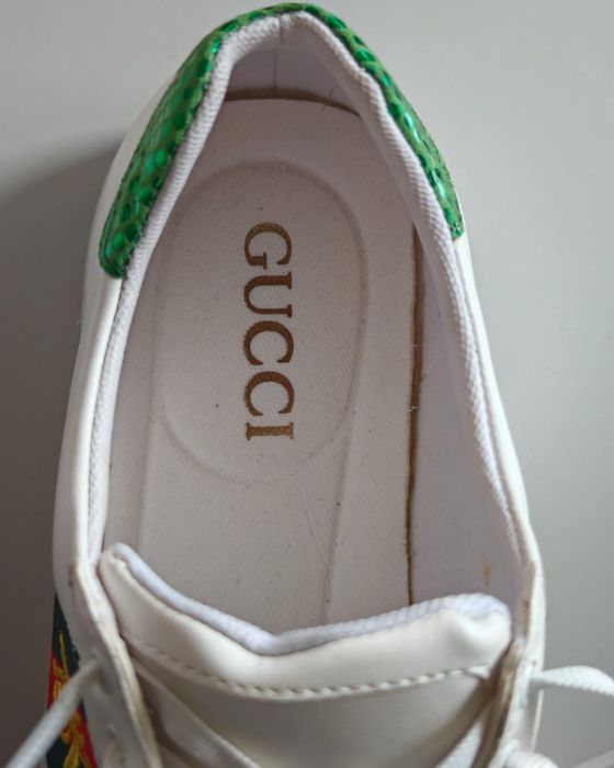 Pantofi Gucci nepurtat