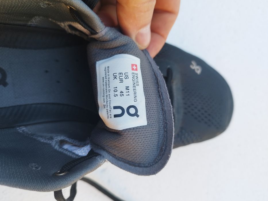 Pantofi alergare/ trail running On Cloud running, 45