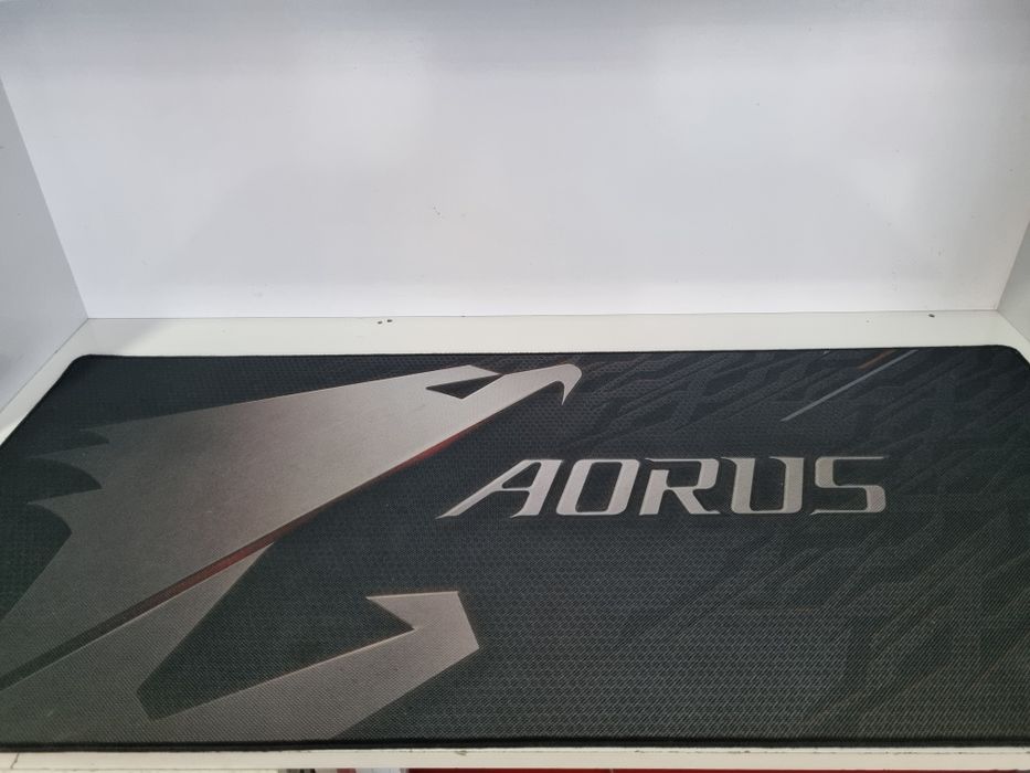 Naushnik V10 madel,  Kovrek 90,40sm,  X7 Klavetura, Mishka.