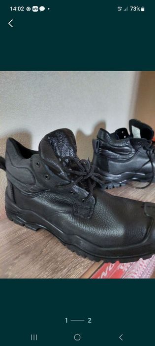 Ботинки на шнурках