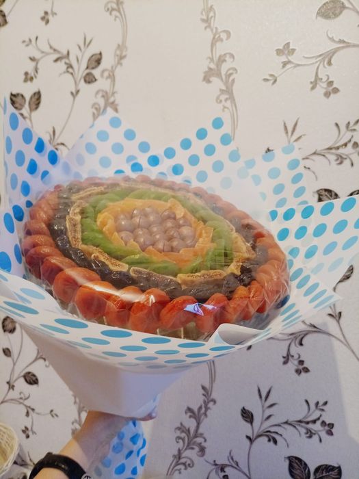 Цветы из сухофруктов