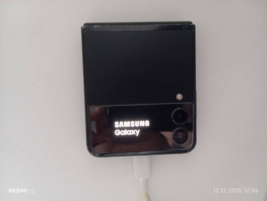 Продам samsung Flip 3