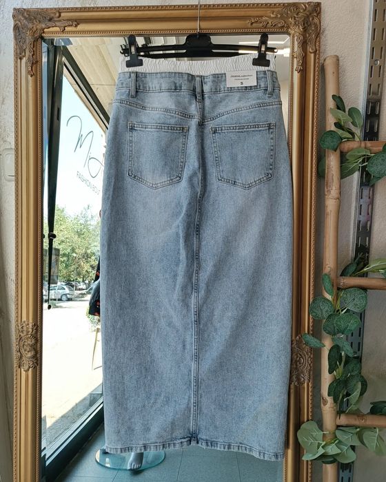 Дълга дънкова пола с цепка