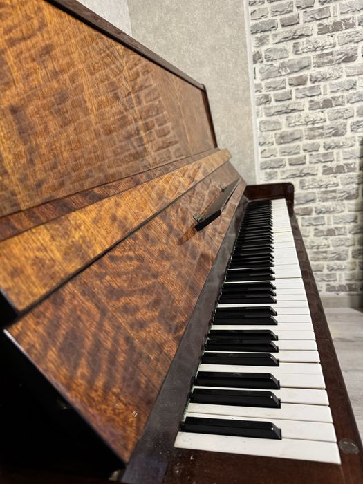 Пиано Беларус  с два педала