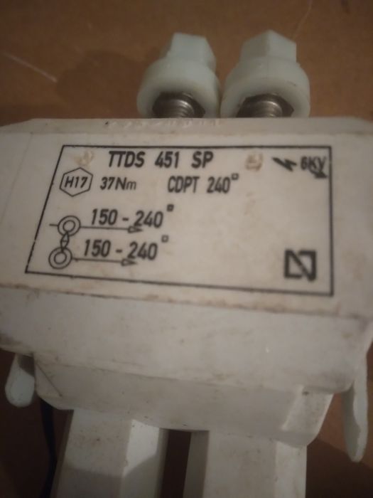 Conector subteran cu perforatie