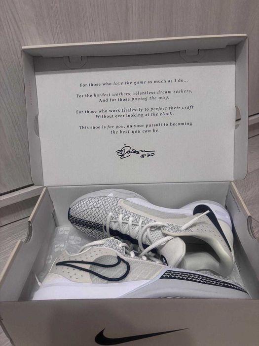 Nike Sabrina 1 – mărimea 44 – baschet – cu cutie