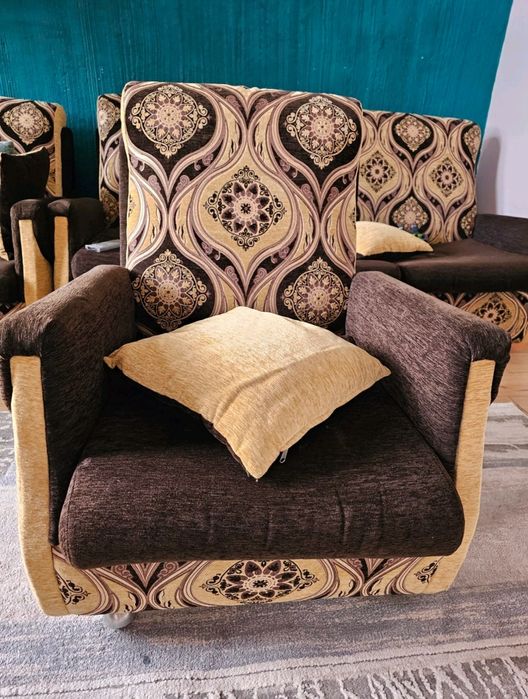 Разтегателен диван, два фотьойла и двете табуретки