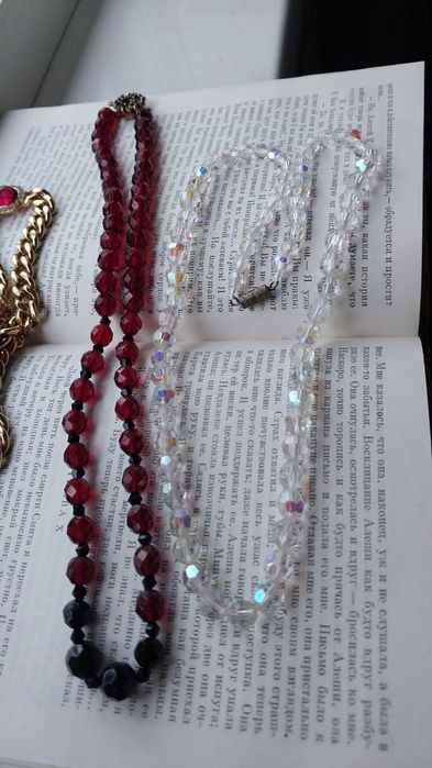 Бусы чешские гранатовое стекло и Аб