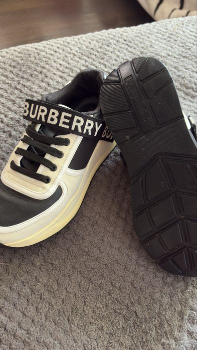 Adidasi burberry marimea 38.5-39