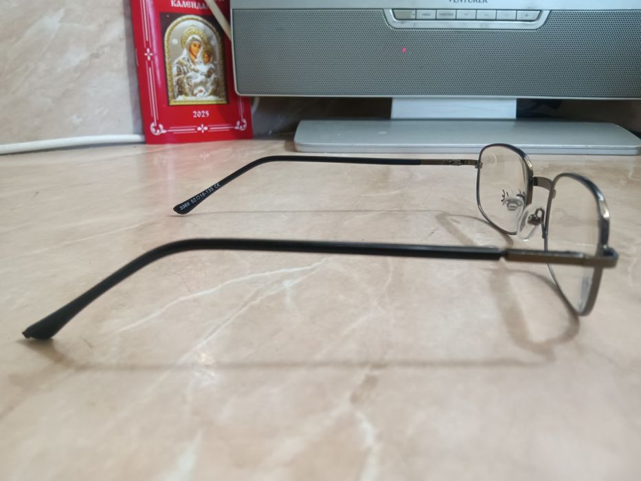 Диоптрични очила с метални рамки