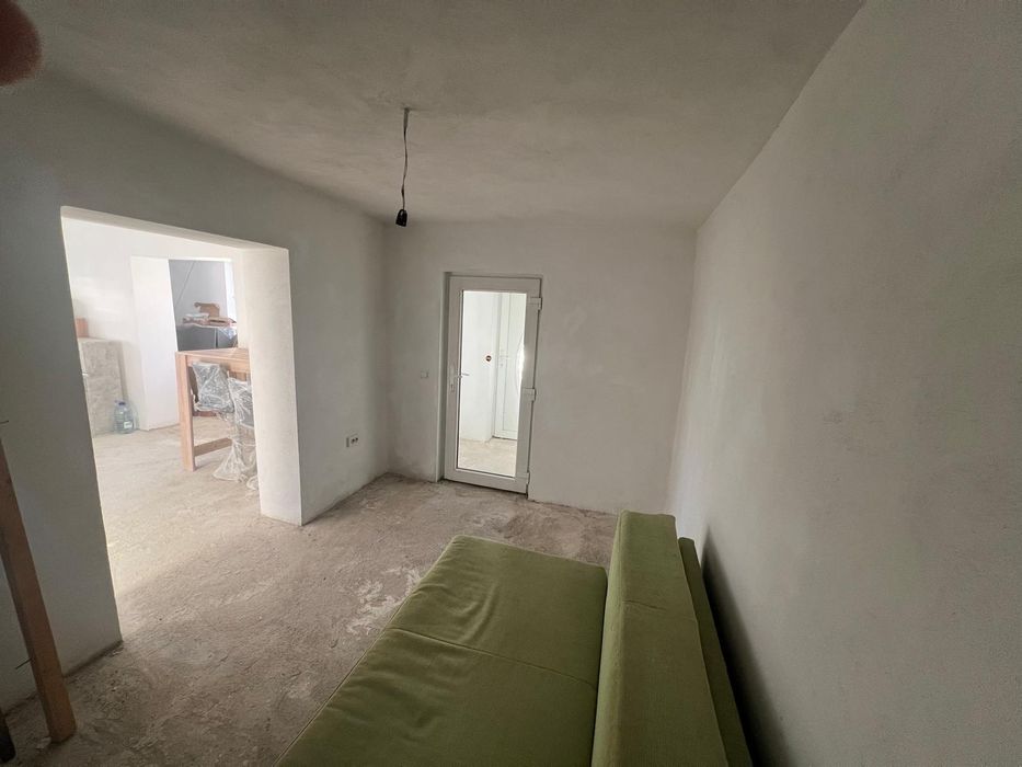 Vând casă cu grădină în Ohaba.