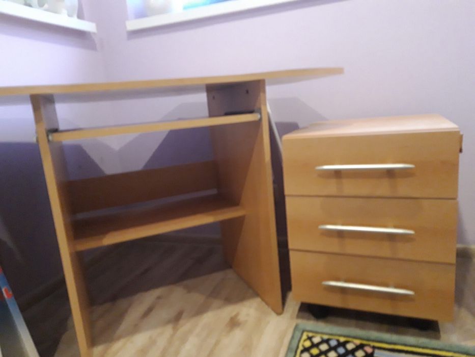 Ъгълно бюро за стая