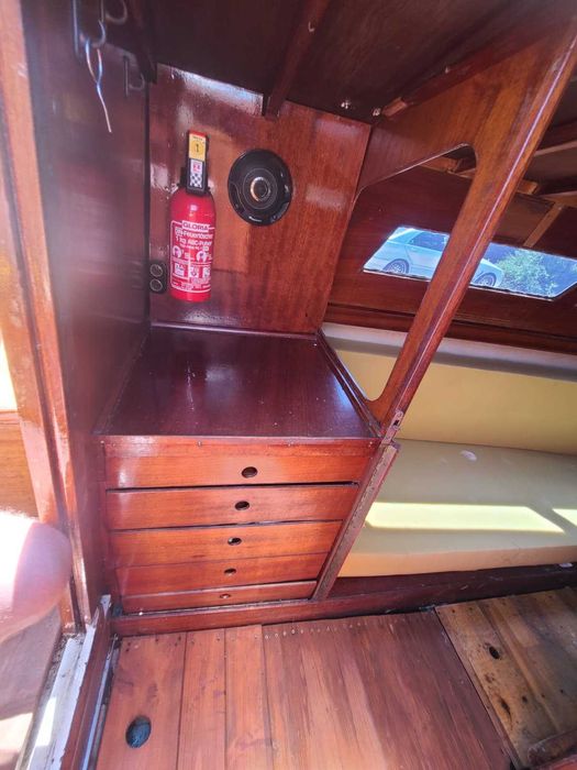 Модел: Jollenkreuzer 7.75 м (Class) , ARGO Махагон + GRP